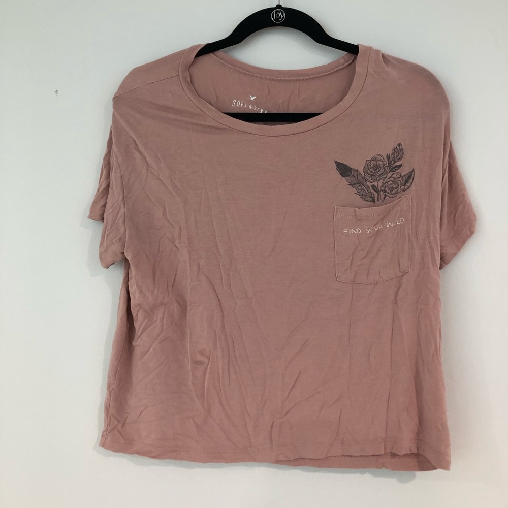 Super comfy and soft tshirt from American eagle